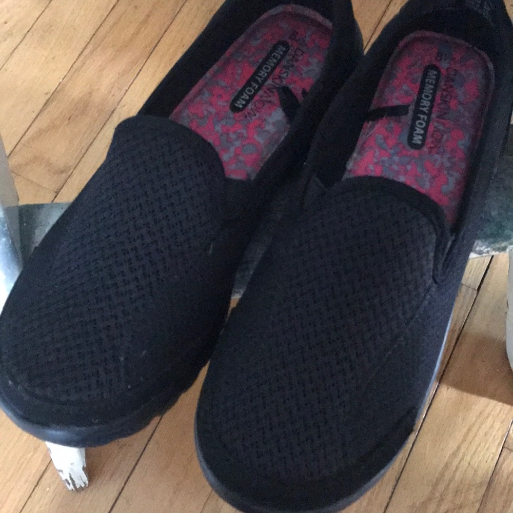 Danskin memory foam non slip shoes